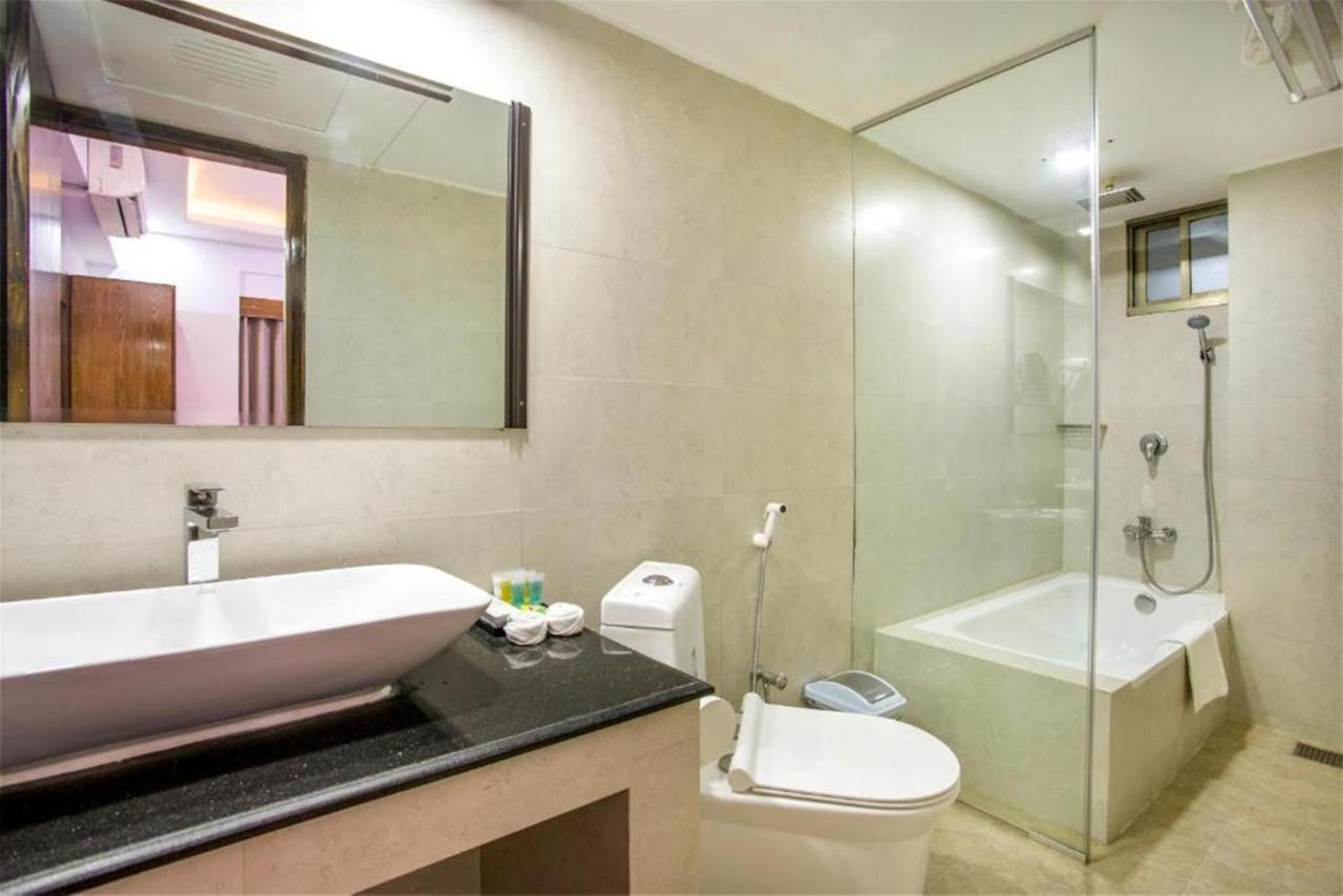 White Palace Hotel Dhaka Exterior photo