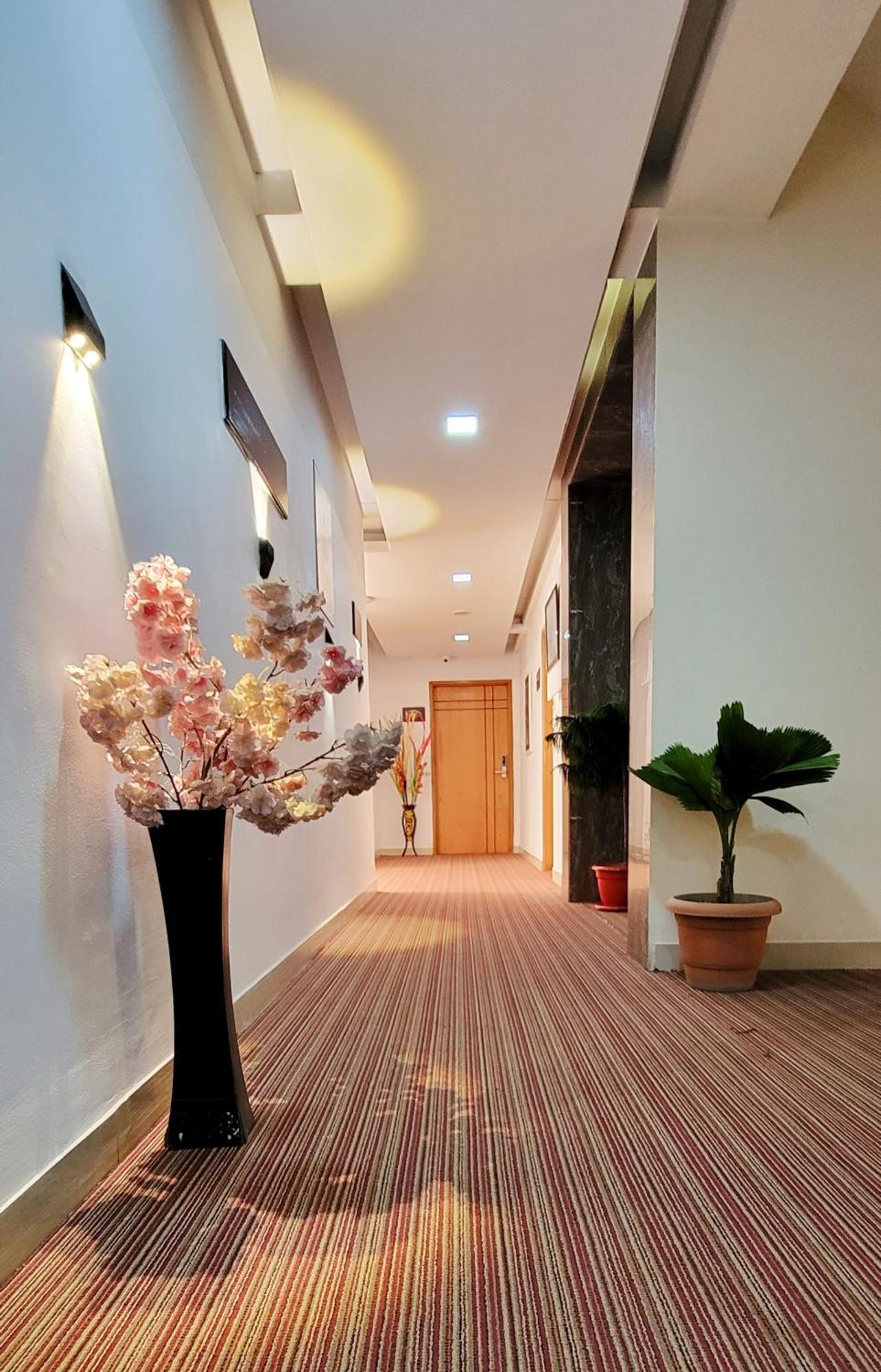 White Palace Hotel Dhaka Exterior photo
